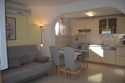 Kuhinja ili čajna kuhinja u objektu Apartments Villa Russo