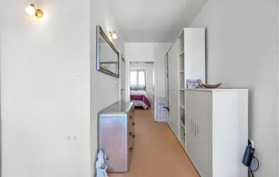 Krevet ili kreveti u jedinici u objektu Beach Front Apartment In Brodarica With Lake View