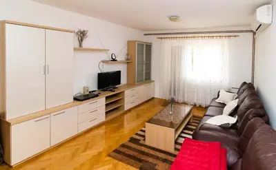 TV i/ili zabavni centar u objektu Apartment Peran