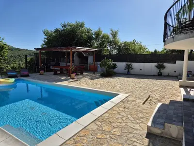 Bazen u objektu Family friendly house with a swimming pool Vrpolje, Sibenik - 24345 ili u blizini