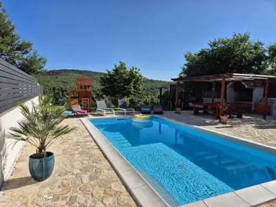 Bazen u objektu Family friendly house with a swimming pool Vrpolje, Sibenik - 24345 ili u blizini