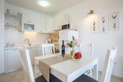 Kuhinja ili čajna kuhinja u objektu Apartments Oleandar