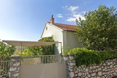 Zgrada u kojoj se nalazi apartman