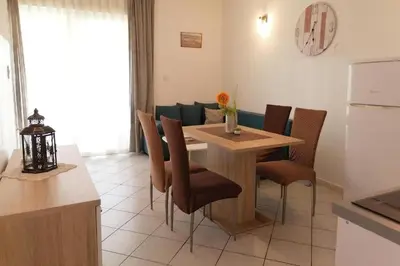Kuhinja ili čajna kuhinja u objektu Apartments by the sea Pirovac - Sibenik - 24368