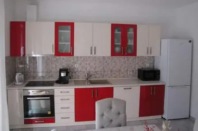 Kuhinja ili čajna kuhinja u objektu Family friendly house with a swimming pool Sibenik - 24444