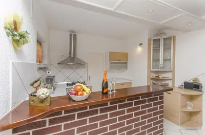 Kuhinja ili čajna kuhinja u objektu Apartment Tonkica Flower Garden