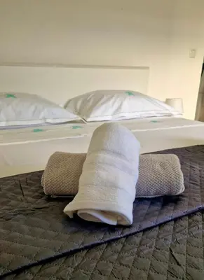 Krevet ili kreveti u jedinici u objektu Apartmani Deniza 2 guests