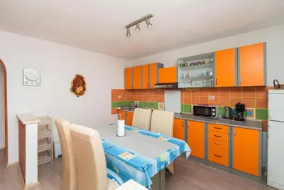 Kuhinja ili čajna kuhinja u objektu Apartments Sinisa