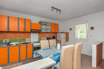 Kuhinja ili čajna kuhinja u objektu Apartments Sinisa