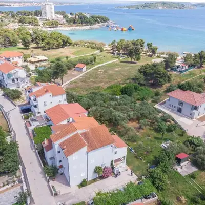 Apartments and Rooms On the Beach