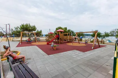 Dječje igralište u objektu Apartment Nediljka