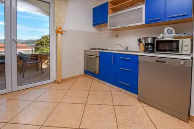 Kuhinja ili čajna kuhinja u objektu Apartments Ema