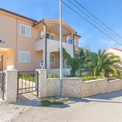 Apartments Ema