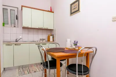 Kuhinja ili čajna kuhinja u objektu Apartments Berislav