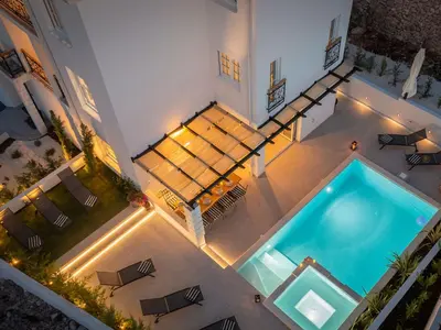 Bazen u objektu Villa Leylandii Ražanj Rogoznica just few steps from Sea ili u blizini