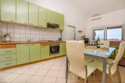Kuhinja ili čajna kuhinja u objektu Apartments Anka
