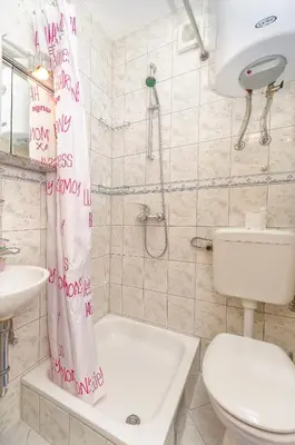 Kupaonica u objektu Apartments and Rooms Mladen