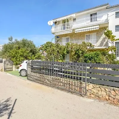 Apartments Karleusa