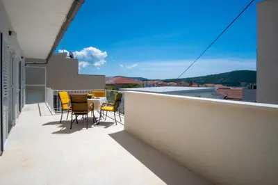 Pogled na planine ili pogled na planine iz vikendica
