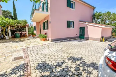 Zgrada u kojoj se nalazi apartman