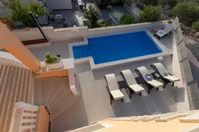 Bazen u objektu Villa Patria ili u blizini