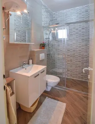 Kupaonica u objektu Apartment Pocrnja