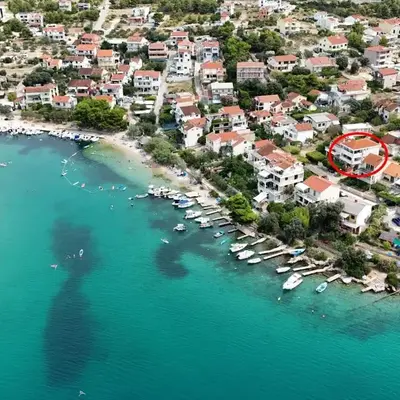 Apartments by the sea Grebastica
