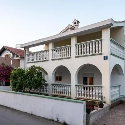 Apartments with parking space Vodice - 24553