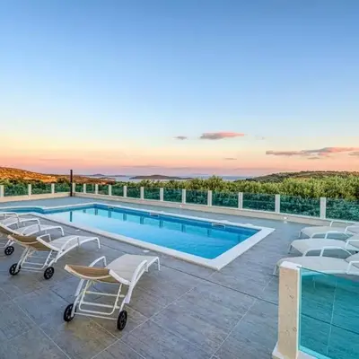 Luxury Villa Ivy