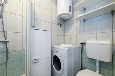Kupaonica u objektu Apartman Brodarica Mladenka