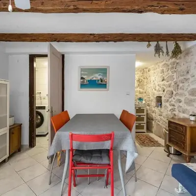 2 Bedroom Cozy Home In Tisno