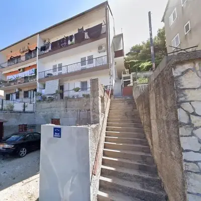 Apartments with parking space Sibenik - 24537