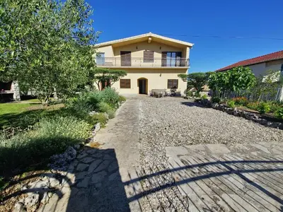 Zgrada u kojoj se nalazi apartman