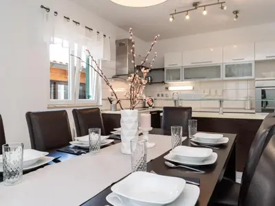 Kuhinja ili čajna kuhinja u objektu Villa S - Five Bedroom Villa with Private Pool
