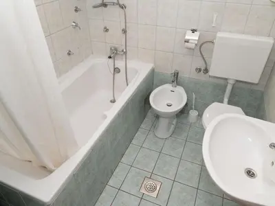 Kupaonica u objektu Five Bedroom Villa With Pool