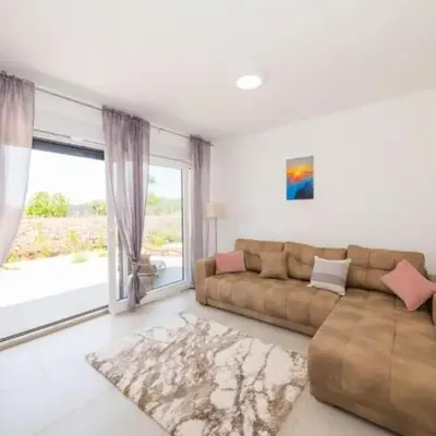 Villa Sunrise with Outdoor Pool - 4 Bedroom & Pool