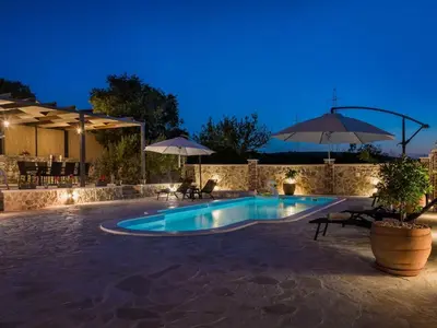 Bazen u objektu Holiday Home Rider - Two Bedroom Holiday Home with Outdoor Pool ili u blizini