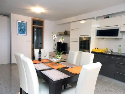 Kuhinja ili čajna kuhinja u objektu Villa Analena - One bedroom apartment 1