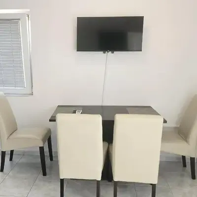 Apartments Mateo - One Bedroom Apartment - White