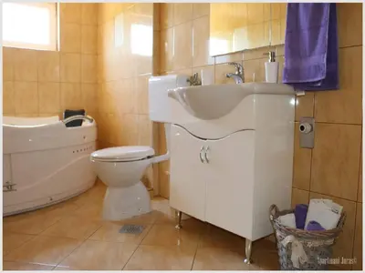 Kupaonica u objektu Apartments Juras - Two Bedroom Apartment with Sea View David