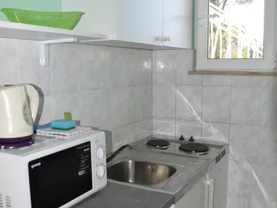 Kuhinja ili čajna kuhinja u objektu Apartments Dana - One Bedroom Apartment 2