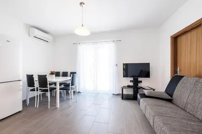 TV i/ili zabavni centar u objektu Apartment GRC Grebastica