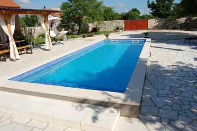 Bazen u objektu Holiday Home Luca ili u blizini