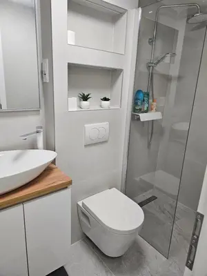 Kupaonica u objektu Betina apartments with parking space near the beach