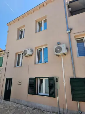 Zgrada u kojoj se nalazi apartman