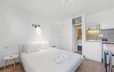 Kuhinja ili čajna kuhinja u objektu 1 Bedroom Stunning Apartment In Vodice