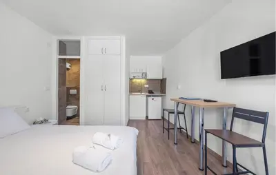 Krevet ili kreveti u jedinici u objektu Beach Front Apartment In Vodice With Wifi