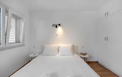 Krevet ili kreveti u jedinici u objektu Beach Front Apartment In Vodice With Wifi