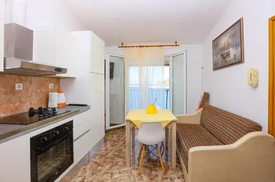 Kuhinja ili čajna kuhinja u objektu Apartments by the sea Razanj, Rogoznica - 24569