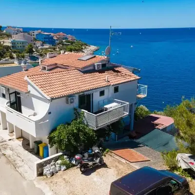 Apartments by the sea Razanj